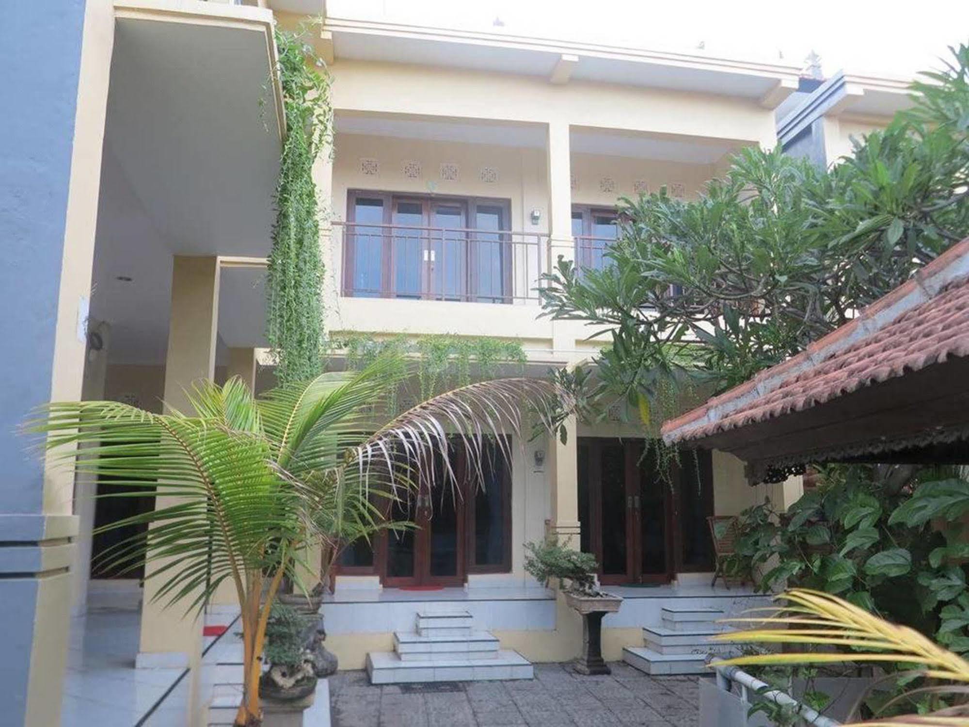 Sari Buana Bed & Breakfast Kuta Lombok Esterno foto