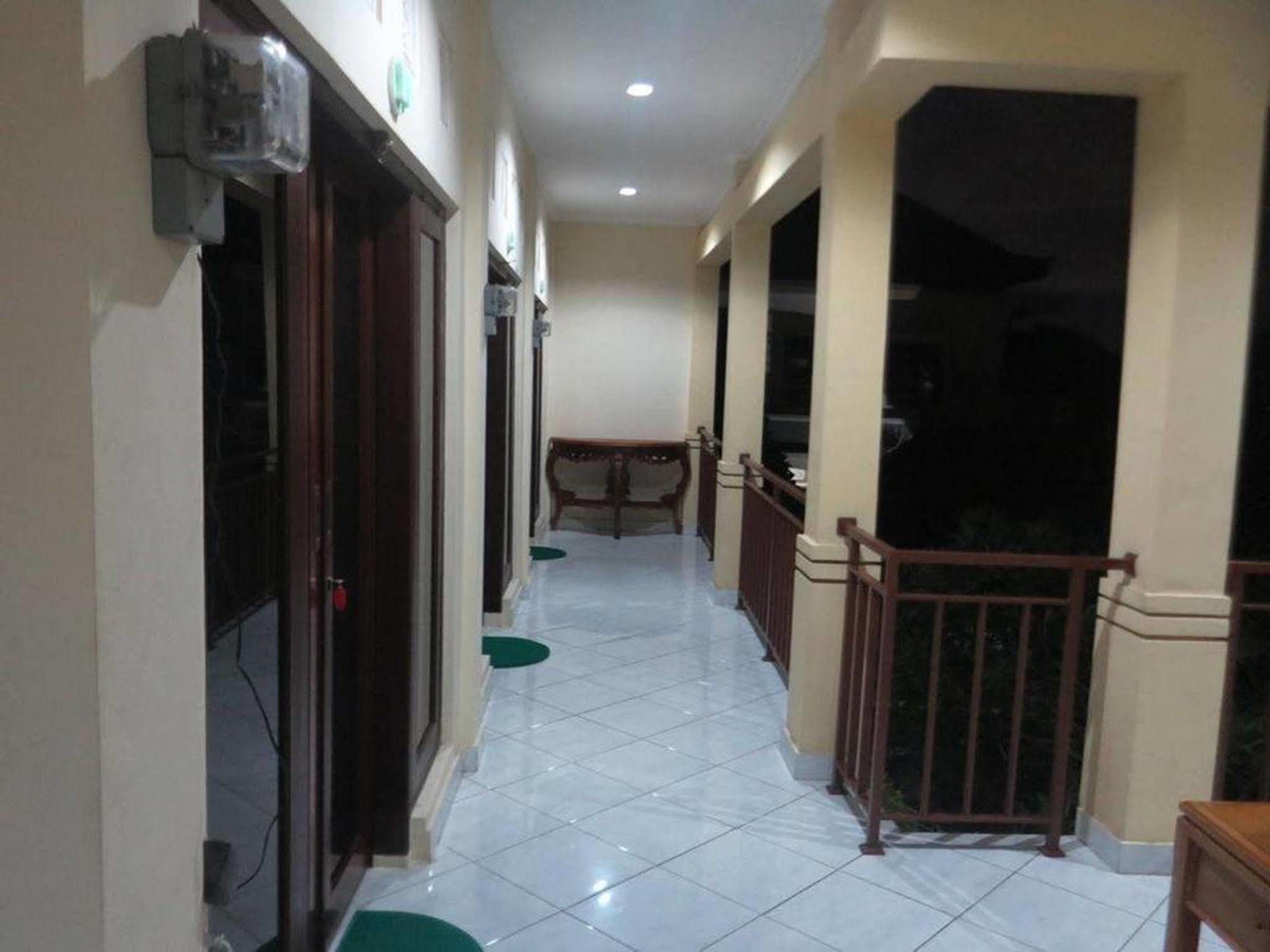 Sari Buana Bed & Breakfast Kuta Lombok Esterno foto