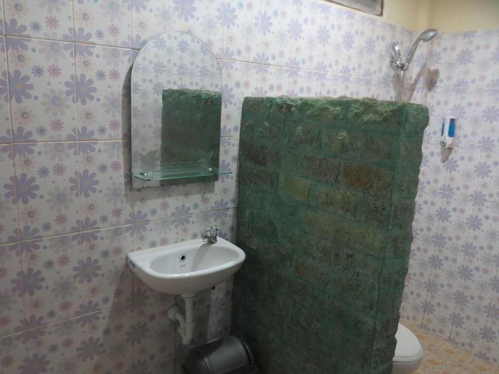 Sari Buana Bed & Breakfast Kuta Lombok Esterno foto